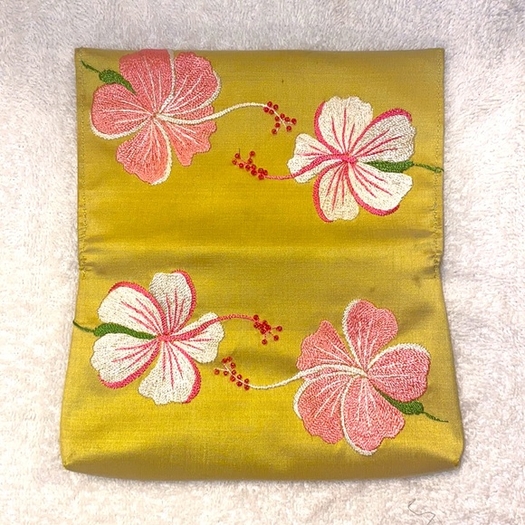 Vintage Chan Luu Small Wallet With Embroidered Flowers & Beaded Design - Picture 3 of 6